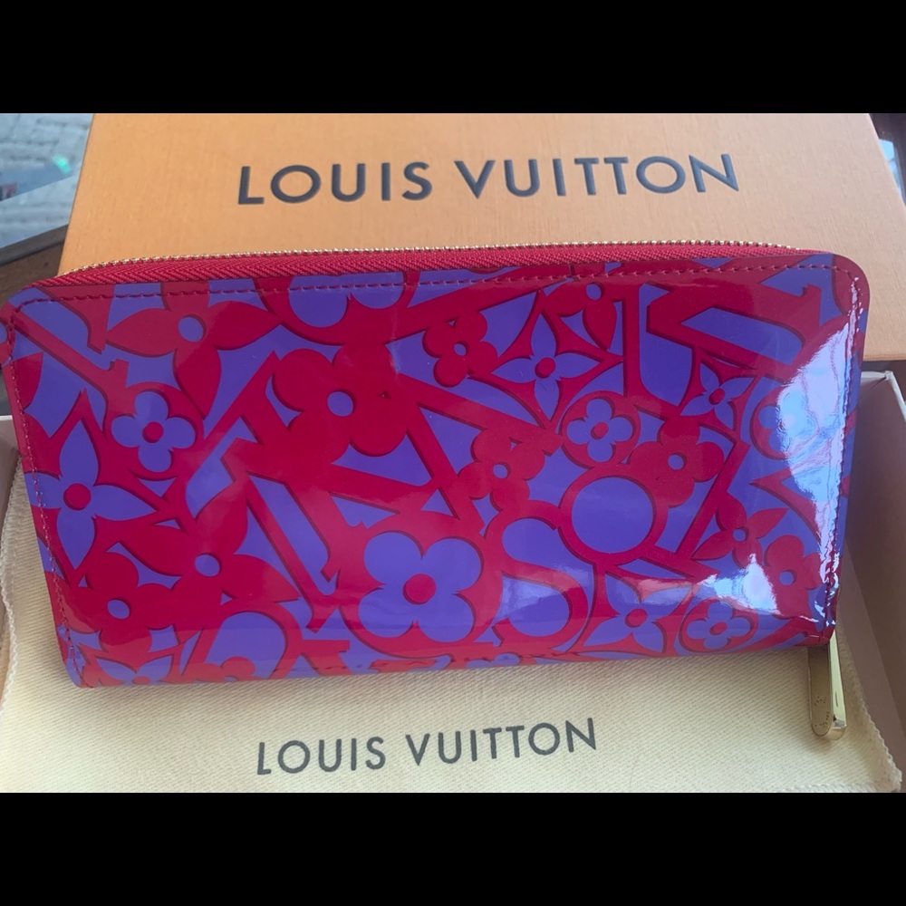 LV NEW Limites Edition Rose Indian Wallet Vernis